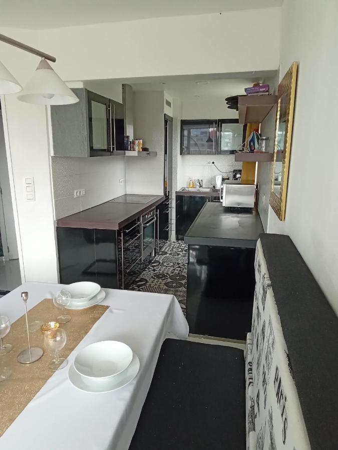 Liege Centre Mediacite Appartement Possible Parking Terrasse Immense 8Eme Pour 2 Personnes Экстерьер фото